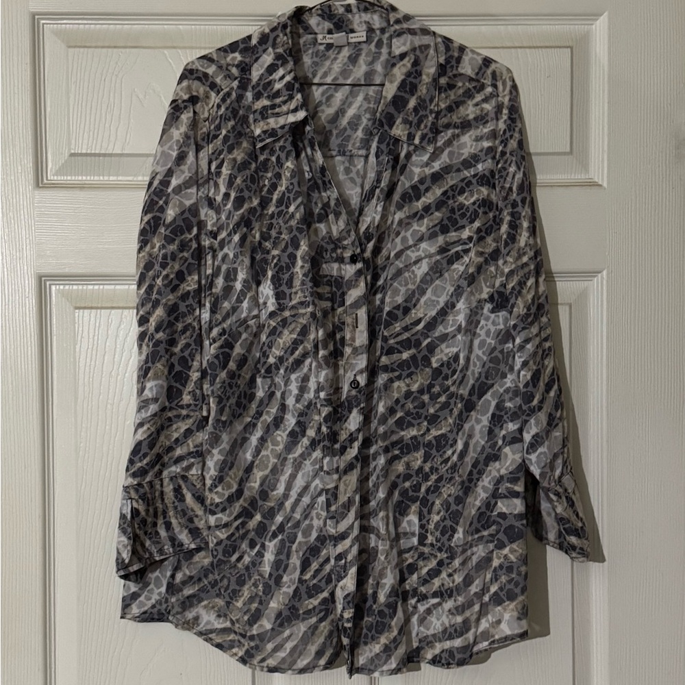 Size 2XL blouses (2 Shirts)